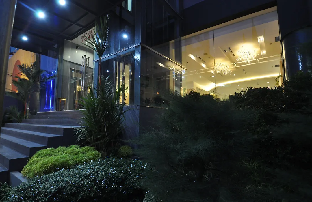 Dreamtel Jakarta-1